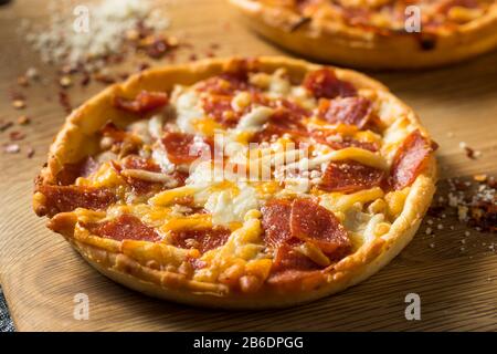 Fast-Food-Tiefkühlpizzen, Individuelle Pizza, die Sie essen können Stockfoto