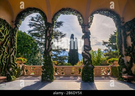 Elegante Veranda der Villa del Balbianello am Comer See, Lumbardy, Italien Stockfoto