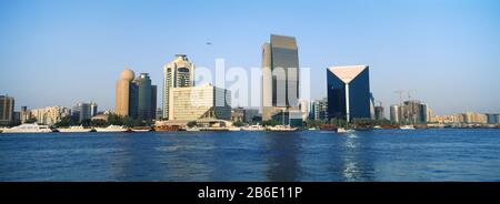 Stadt am Wasser, Nationalbank Von Dubai, IHK Dubai, Dubai Creek, Dubai, Vereinigte Arabische Emirate Stockfoto