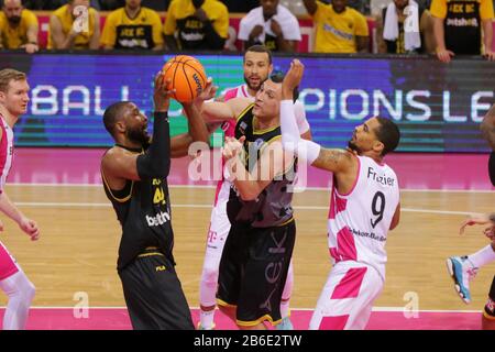 Bonn, Deutschland. März 2020. Telekom Dome, Basketball, FIBA Champions League, Telekom Baskets Bonn vs. AEK Athen FC: Marcus Slaughter (Athen) Credit: Jürgen Schwarz/Alamy Live News Stockfoto