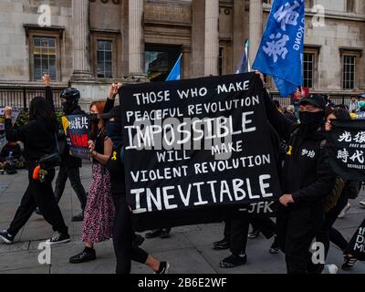 Pro-Hongkong-Demonstranten auf dem Trafalgar Square, London, Großbritannien Stockfoto