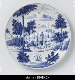 Bor Bord van faience. Blauw beschilderd traf sich mit einem Landschap mit 5 figuren. Hersteller : plateelbakkerij: AnoniemPlaats Herstellung: Delft dating: 1700 - 1730 Material: Faience Abmessungen: D 25,7 cm. Stockfoto