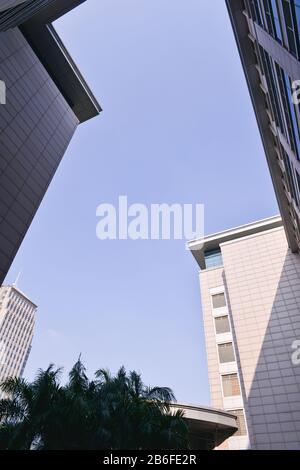 Moderner Wolkenkratzer in der Stadt Guzhen in Zhongshan, Guangdong, China. Stockfoto