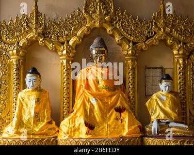 Buddha-Statuen, Shwedagon-Pagode, Yangon, Myanmar Stockfoto