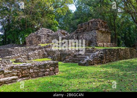 Die majestätisch verlorenen Maya-Ruinen von Yaxchilan im tropischen Regenwald von Chiapas in der Nähe von Palenque, Mexiko. Stockfoto