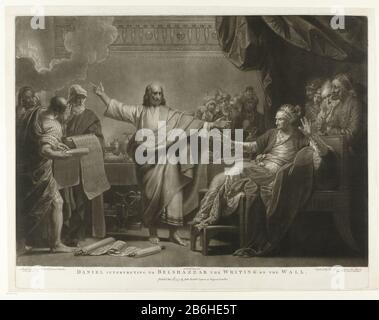 Daniel Belhazar setzt die Schrift auf die Wand uit Objekttyp: Bild Artikelnummer: RP-P-1918-2101 Hersteller: Druckerhersteller: Valentine Green zu Malerei von Benjamin West Publisher: John Boydell dating: 1749 - 188 Physische Merkmale: Mezzotint-Material: Papiertechnik: Das Mezzotinthema Daniel, Als Es vor König Belshazzar Gebracht wurde, interpretiert die Schrift an der Wand und rechts Stockfoto