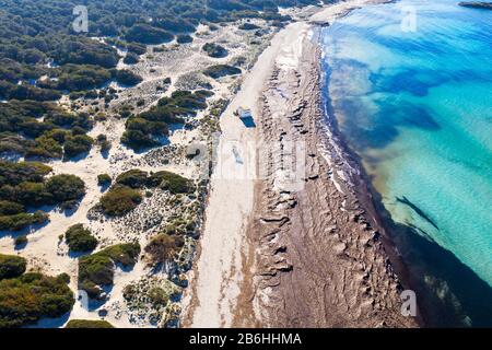 Strand es Trenc, Naturpark es Trenc-Salobrar de Campos, in der Nähe von Colonia Sant Jordi, Luftbild, Mallorca, Balearen, Spanien Stockfoto