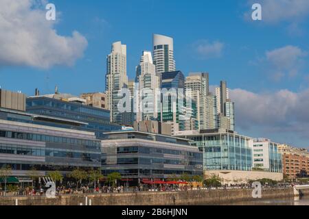 Puerto Madero, neue Hafenstadt mit internationaler Architektur, Buenos Aires, Argentinien Stockfoto