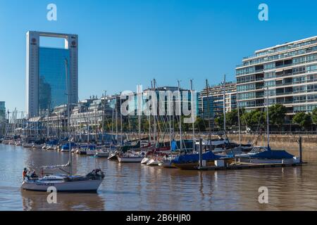 Puerto Madero, neue Hafenstadt mit internationaler Architektur, Buenos Aires, Argentinien Stockfoto