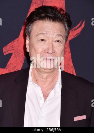 Hollywood, CA - 09. MÄRZ: TZI Ma besucht die Premiere von Disneys "Mulan" im El Capitan Theatre am 09. März 2020 in Hollywood, Kalifornien. Stockfoto