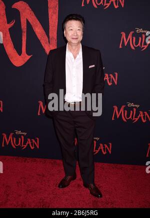 Hollywood, CA - 09. MÄRZ: TZI Ma besucht die Premiere von Disneys "Mulan" im El Capitan Theatre am 09. März 2020 in Hollywood, Kalifornien. Stockfoto