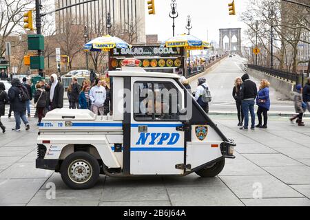 New York City Manhattan Westward Go-4 Interceptor 3-rädrige elektrische Karre, die von NYPD verwendet wird Stockfoto