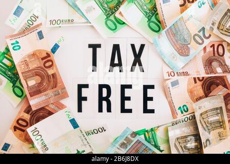 Euro Money Frame mit Steuerfreiem Wort im Hintergrund Stockfoto