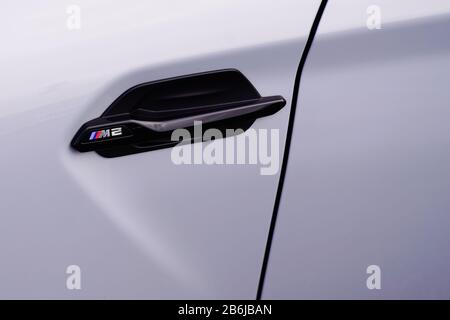 Bordeaux, Aquitanien/Frankreich - 01 15 2020: BMW M2-Wettbewerb Detail Seite schwarz Sportwagen Türgriff Stockfoto