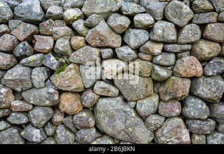 Mauer Aus Trockenem Stein, Cumbria. Stockfoto