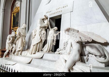 Wien, ÖSTERREICH - 23. MÄRZ 2017: Gotischer Innenraum der Augustinuskirche in Wien Stockfoto