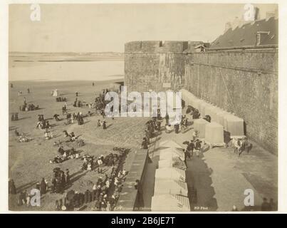 Die Festung von Saint-MaloSaint Malo - La Terrasse du Château à l'heure des Bains (Titelobjekt) Objektart: Fotos Artikelnummer: RP-F16657 Aufschriften / Marken: Anmerkung, Rekto, gedruckt: 'Saint-Malo - La Terrasse du Château à l'heure des bains'signatuur, recto, gedruckt '250 ND Phot' Hersteller: Fotograf: Étienne Neurdein (Listed Property) Ort Herstellung: Frankreich Datum: 1880 - 1940 Physische Merkmale: Albumdruckmaterial: Papiertechnik: Albumdruck Abmessungen: Foto: H 210 mm × W 275 mmOnderwerp Stockfoto