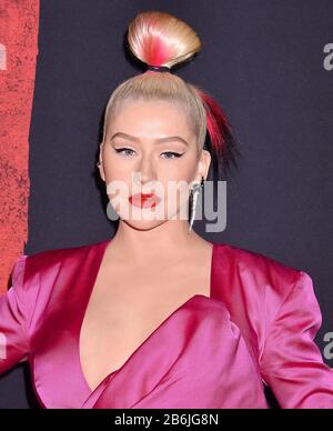 Hollywood, CA - 09. MÄRZ: Christina Aguilera besucht die Premiere von Disneys "Mulan" im El Capitan Theatre am 09. März 2020 in Hollywood, Kalifornien. Stockfoto