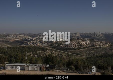 Stadtbild des Westufers und israelischer Siedlungen in palästina besetzt Stockfoto