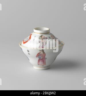 Deckkopf mit chinesischer Dame und Gentleman, ein Go-Spiel und Aufschriften Deksel van kop van porselein traf een getrapte Wand, beschilderd op het glazuur in blauw, Rood, roze, Groen, geel, zwart en goud. De deksel met dezelfde soort decoratie als de schotel, met twee andere personen en twee Cartoons met opschriften. De deksel gemerkt met het zegelmerk van keizer Daoguang (?). Famille stieg. Hersteller : Pottenbakker: AnoniemPlaats Herstellung: China dating: CA. 1800 - ca. 1899Schule/Stijl: Qing-Dynastie (1644-1912) Physikalische Kenmerken: Porselein traf Emaillkleuren en verguldsel Material: Porsele Stockfoto