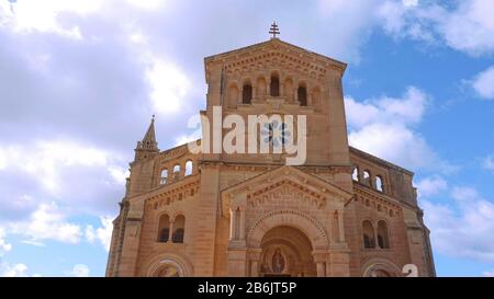 Berühmter Ta Pinu Schrein - eine beliebte Kirche auf der Insel Gozo Stockfoto