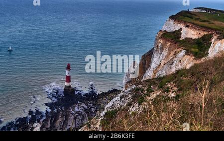 Beachy Head ist eine Kreidezunge in Südengland, die sofort von den Seven Sisters auflockte. Stockfoto