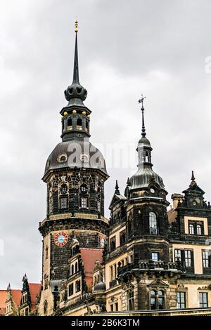 Historisches Zentrum in der Dresdner Altstadt mit dem Hausmannsturm Stockfoto