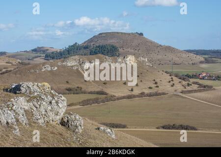 Berge am Rande des Noerdlinger Ries, Deutschland, Baden-Württemberg, Schwäbische Alb Stockfoto