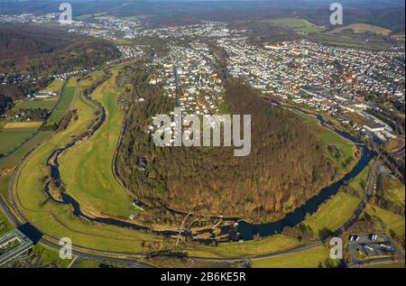 , Flussbiegung in Arnsberg mit Eichholzwald, 02.02.2014, Luftbild, Deutschland, Nordrhein-Westfalen, Sauerland, Arnsberg Stockfoto