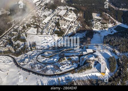 Winterberg mit Bobbahn, Luftbild, 02.02.2014, Deutschland, Nordrhein-Westfalen, Sauerland, Winterberg Stockfoto