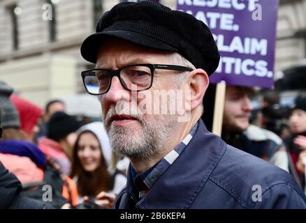 Jeremy Corbyn. March4Women, International Women's Day, Whitehall Place, Westminster, London. GROSSBRITANNIEN Stockfoto