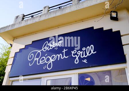 Bordeaux, Aquitanien/Frankreich - 01 15 2020: Bistro Regent Zeichen Logo Marke französische Kette Restaurant Gebäude Stockfoto