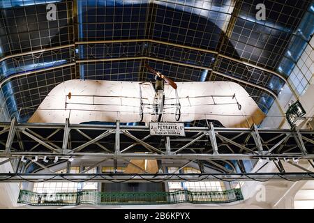 23. MÄRZ 2017, WIEN, ÖSTERREICH: Altes Flugzeug im Technischen Museum Wien Stockfoto