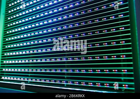 Nahaufnahme der Pixel auf einem Plasma-TV-Bildschirm. Stockfoto