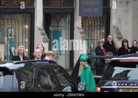 London, Großbritannien - 09/03/2020: Meghan markle und Prinz harry besuchen den Commonwealth Day Service in Westminster Abby, London. Ihr letztes offizielles Engagement, bevor sie sich aus dem königlichen Leben zurücklehnen Stockfoto