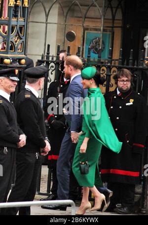 London, Großbritannien - 09/03/2020: Meghan markle und Prinz harry besuchen den Commonwealth Day Service in Westminster Abby, London. Ihr letztes offizielles Engagement, bevor sie sich aus dem königlichen Leben zurücklehnen Stockfoto