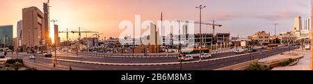 Kuwait City 30-Nov-2019 - Landmark Safat Square an der Ahmad al-Jaber Street im Herzen von Kuwait City Stockfoto