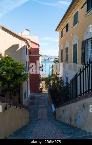 Blick auf die Boccadasse von Genua, Ligurien, Ligurisches Meer, Italien Stockfoto