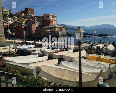 Blick auf die Boccadasse von Genua, Ligurien, Ligurisches Meer, Italien Stockfoto