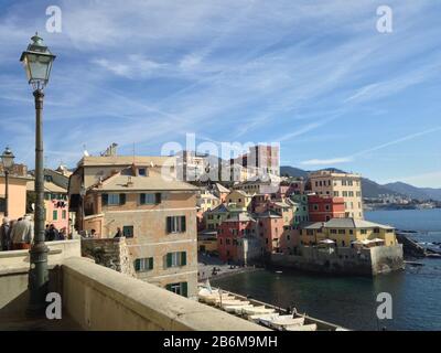 Blick auf die Boccadasse von Genua, Ligurien, Ligurisches Meer, Italien Stockfoto