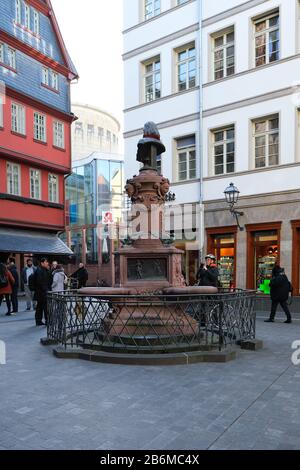 Europa, Deutschland, Rhein-Main, Frankfurt, neue Altstadt, Stoltze Fontain, Hühnermarkt, neue Frankfurter Altstadt im Dezember 2019 Stockfoto