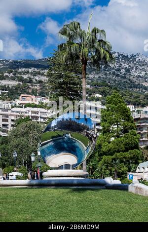 Sky Mirror Skulptur in Monaco. Stockfoto