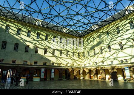 Innenhof im National Maritime Museum (Het Scheepvaartmuseum) in Amsterdam Stockfoto