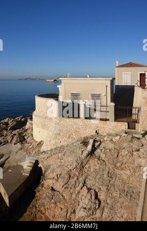 Gezeitenmessergebäude, bekannt als Maregraphe, Mareograph, Marigraph oder Sea-Level-Schreiber an der Corniche Kennedy Marseille Provence France Stockfoto