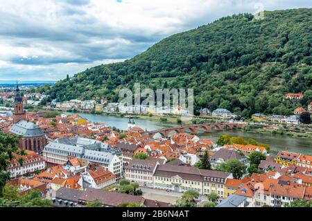 Heidelberg Blick vom Schloss mit der Brücke über den Neckar. Stockfoto