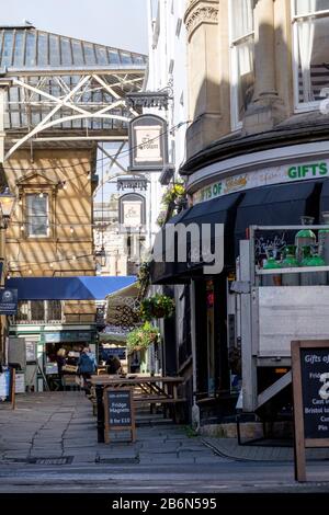 Rund um den St Nicholas Market in Bristol UK Stockfoto