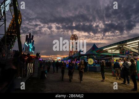 Piratenschiff Und Riesenrad Auf Der Lindsay Central Exhibition Stockfoto