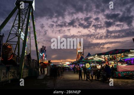 Piratenschiff Und Riesenrad Auf Der Lindsay Central Exhibition Stockfoto