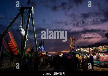 Piratenschiff Und Riesenrad Auf Der Lindsay Central Exhibition Stockfoto