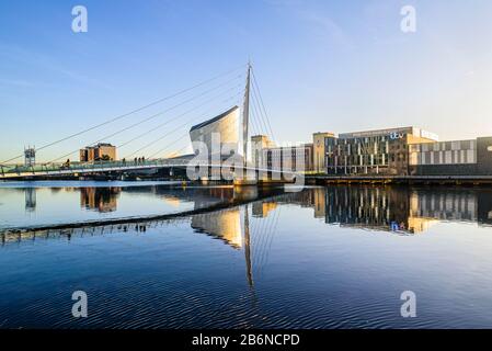 Imperial war Museum North, MediaCity Bridge und ITV Studios, Salford Quays, Greater Manchester Stockfoto